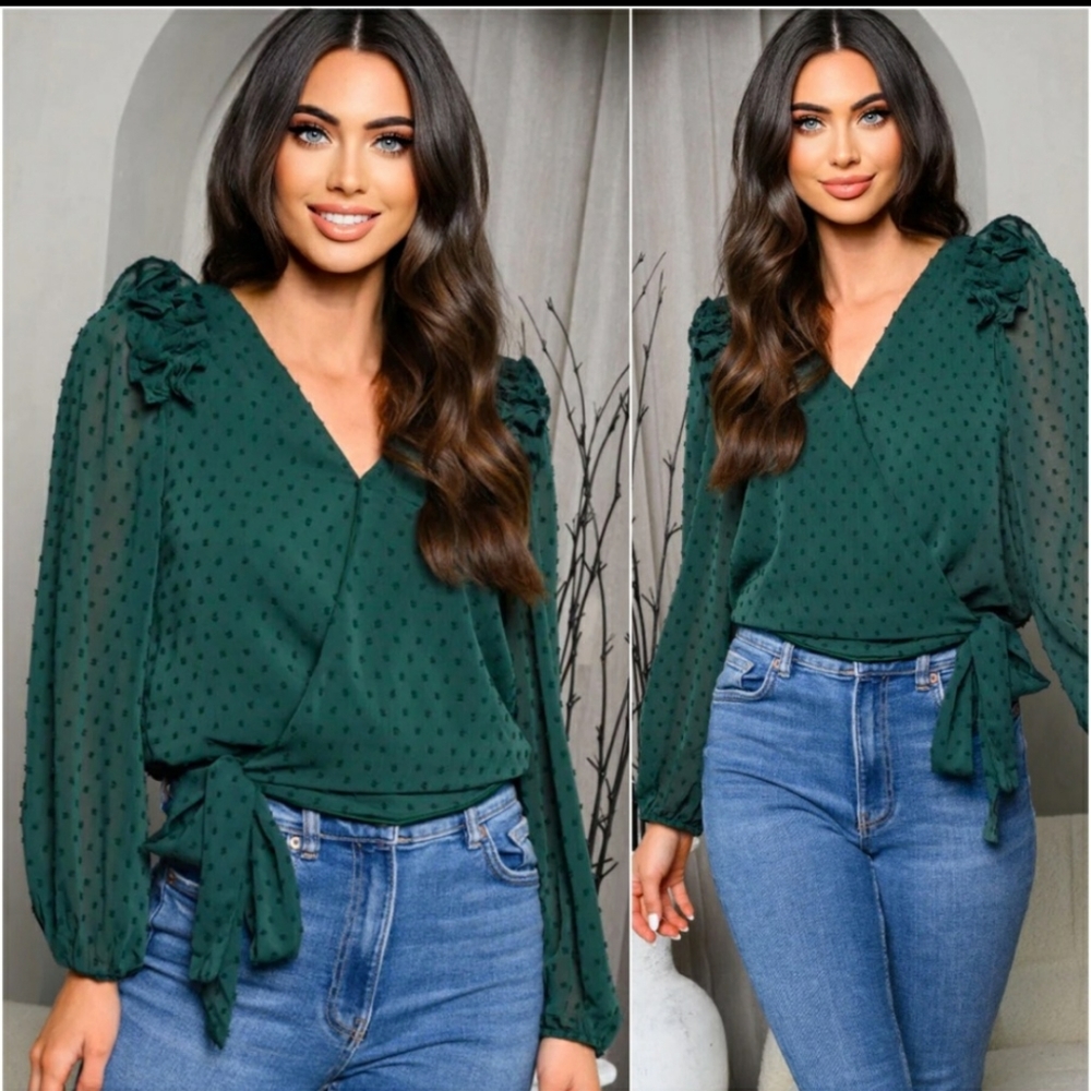 1 Left!!!Womens Hunter Green Swiss dot surplus wrap top🎁